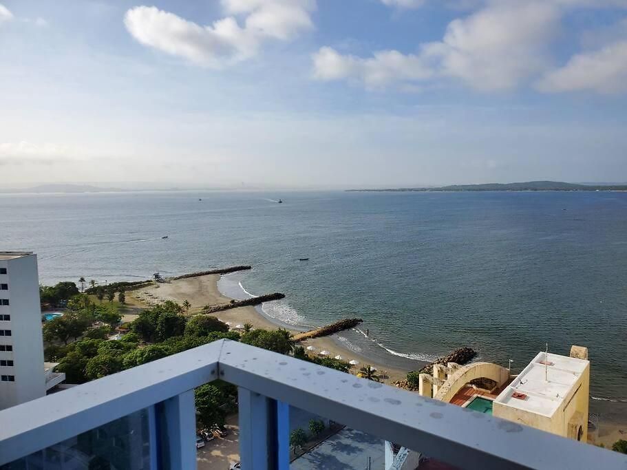 Apartamento Con Vista Al Mar, A Cuadra De La Playa. Piso 16 *