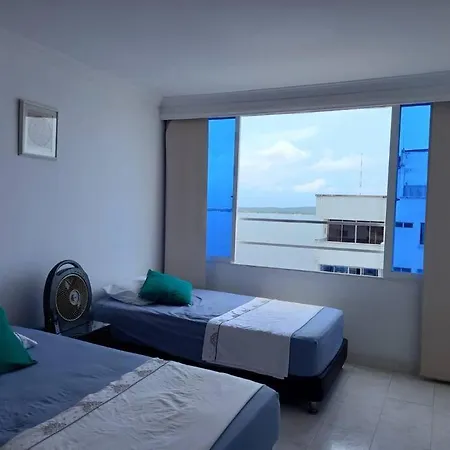 Con Vista Al Mar, A Cuadra De La Playa. Piso 16