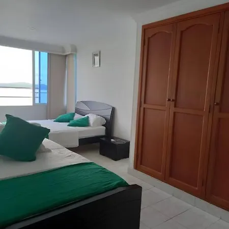 Con Vista Al Mar, A Cuadra De La Playa. Piso 16