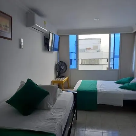Con Vista Al Mar, A Cuadra De La Playa. Piso 16