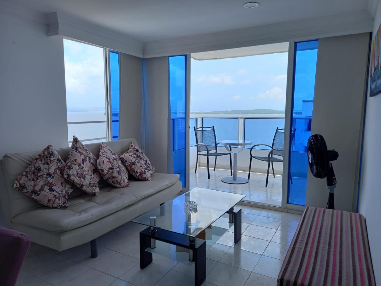 Apartamento Con Vista Al Mar, A Cuadra De La Playa. Piso 16 *