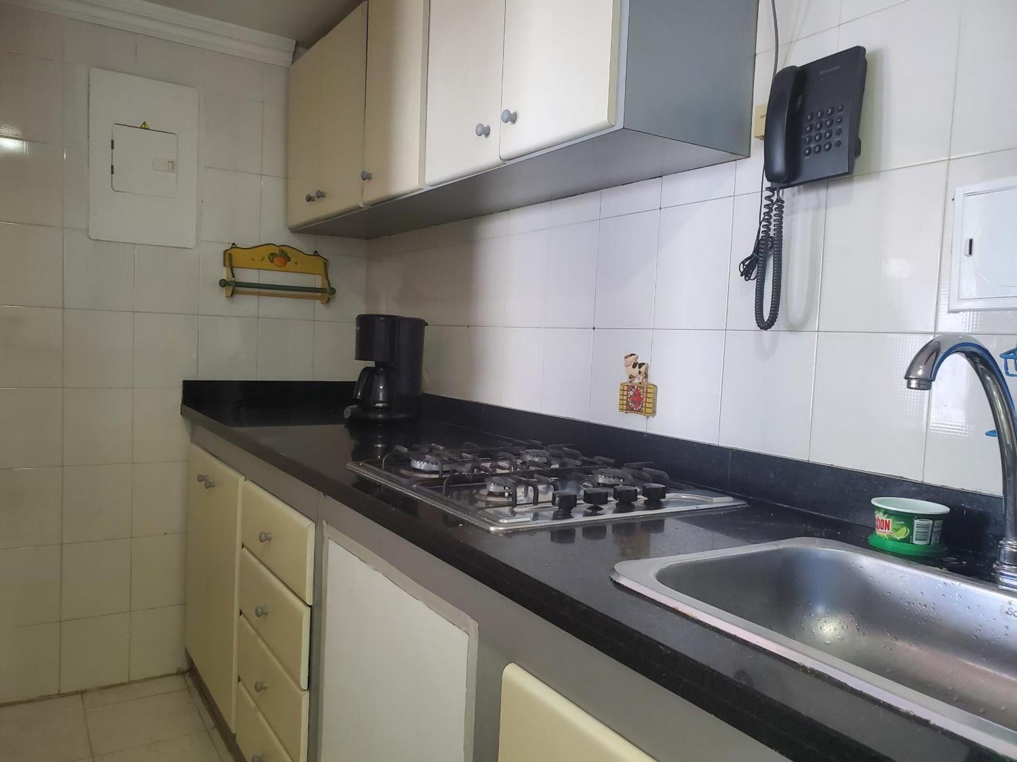 Con Vista Al Mar, A Cuadra De La Playa. Piso 16 Apartamento *